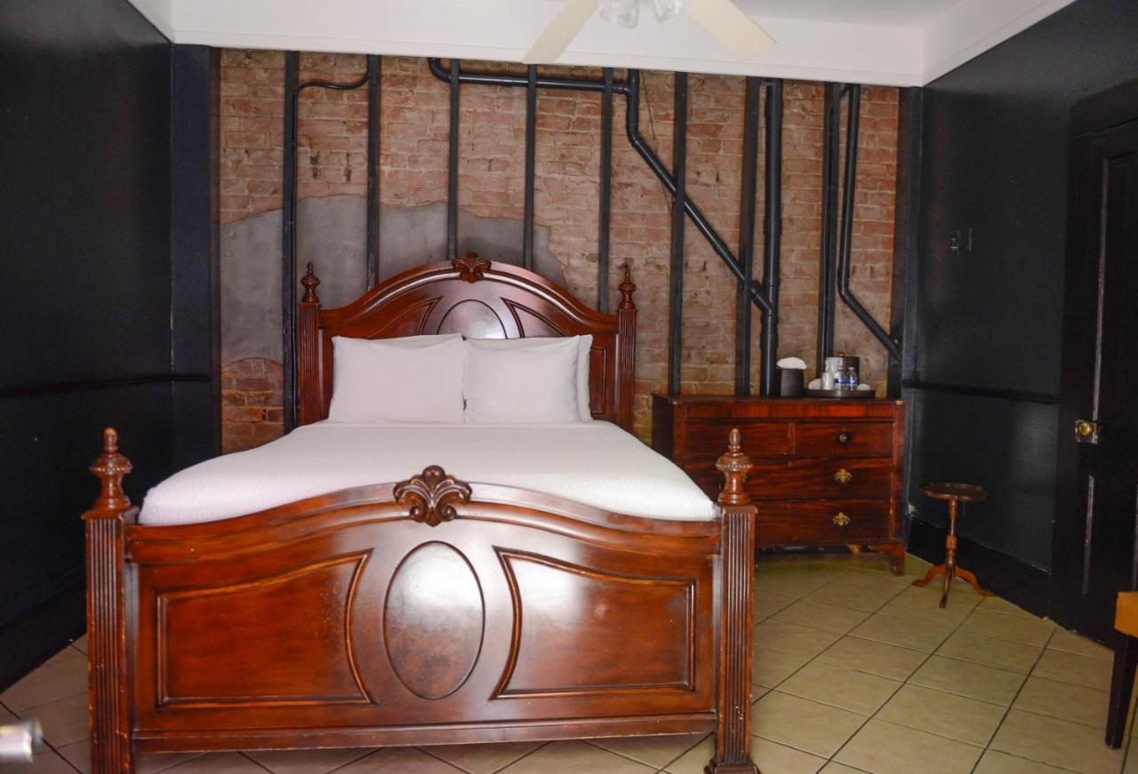 Frenchmen Hotel New Orleans Bagian luar foto