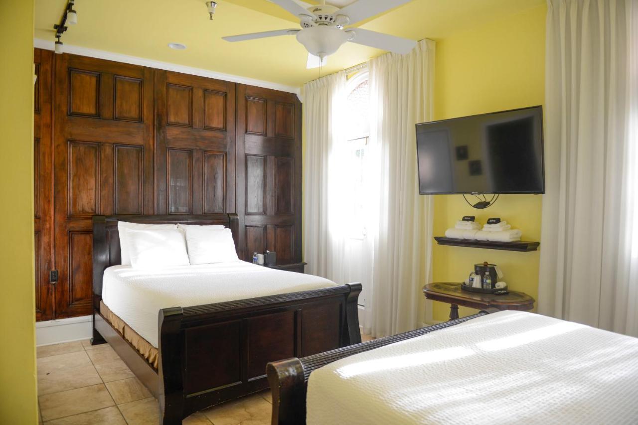 Frenchmen Hotel New Orleans Bagian luar foto