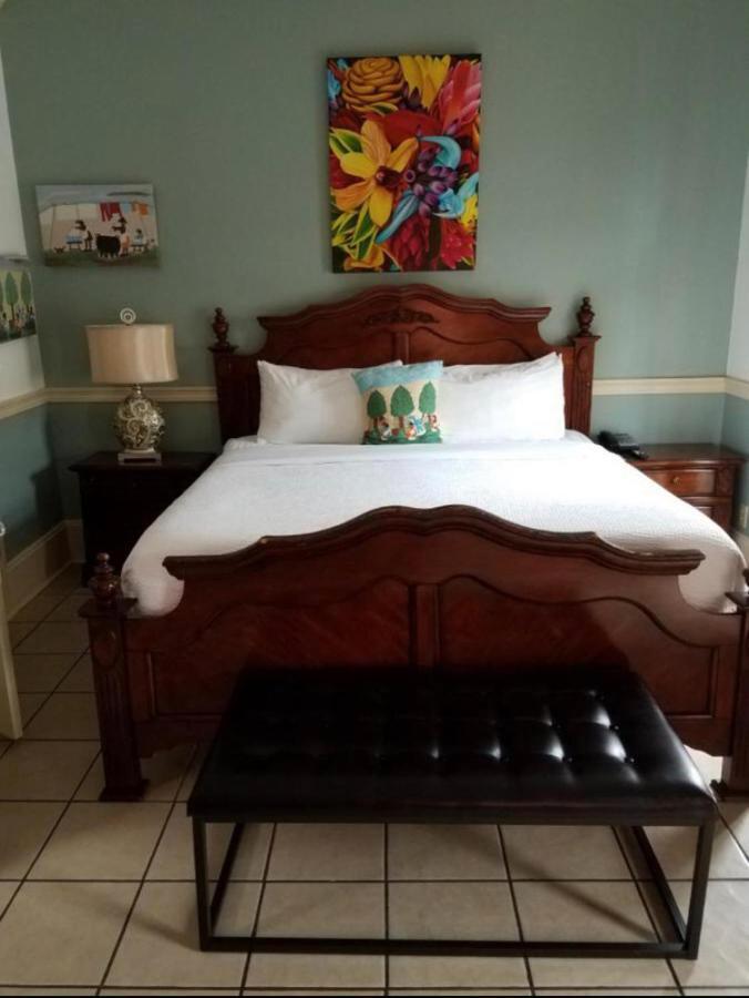 Frenchmen Hotel New Orleans Bagian luar foto